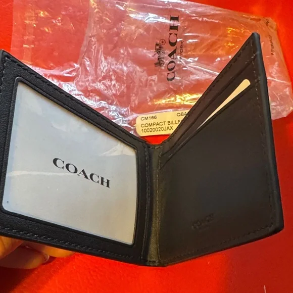 Coach Black Pebble Leather Compact Billfold Money Clip